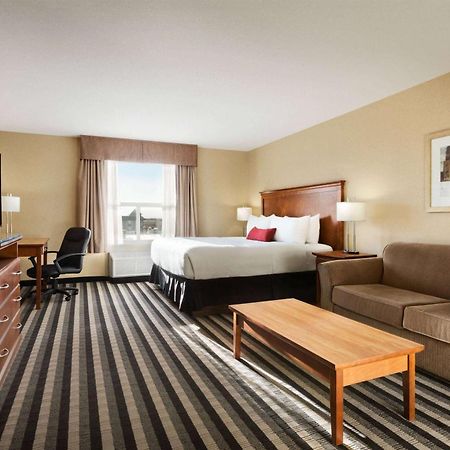 Days Inn & Suites By Wyndham Edmonton Airport Leduc Kültér fotó