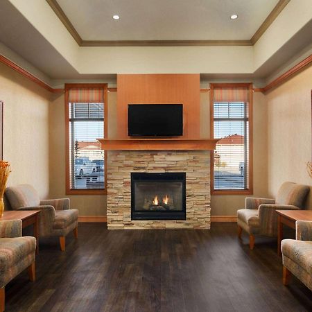 Days Inn & Suites By Wyndham Edmonton Airport Leduc Kültér fotó