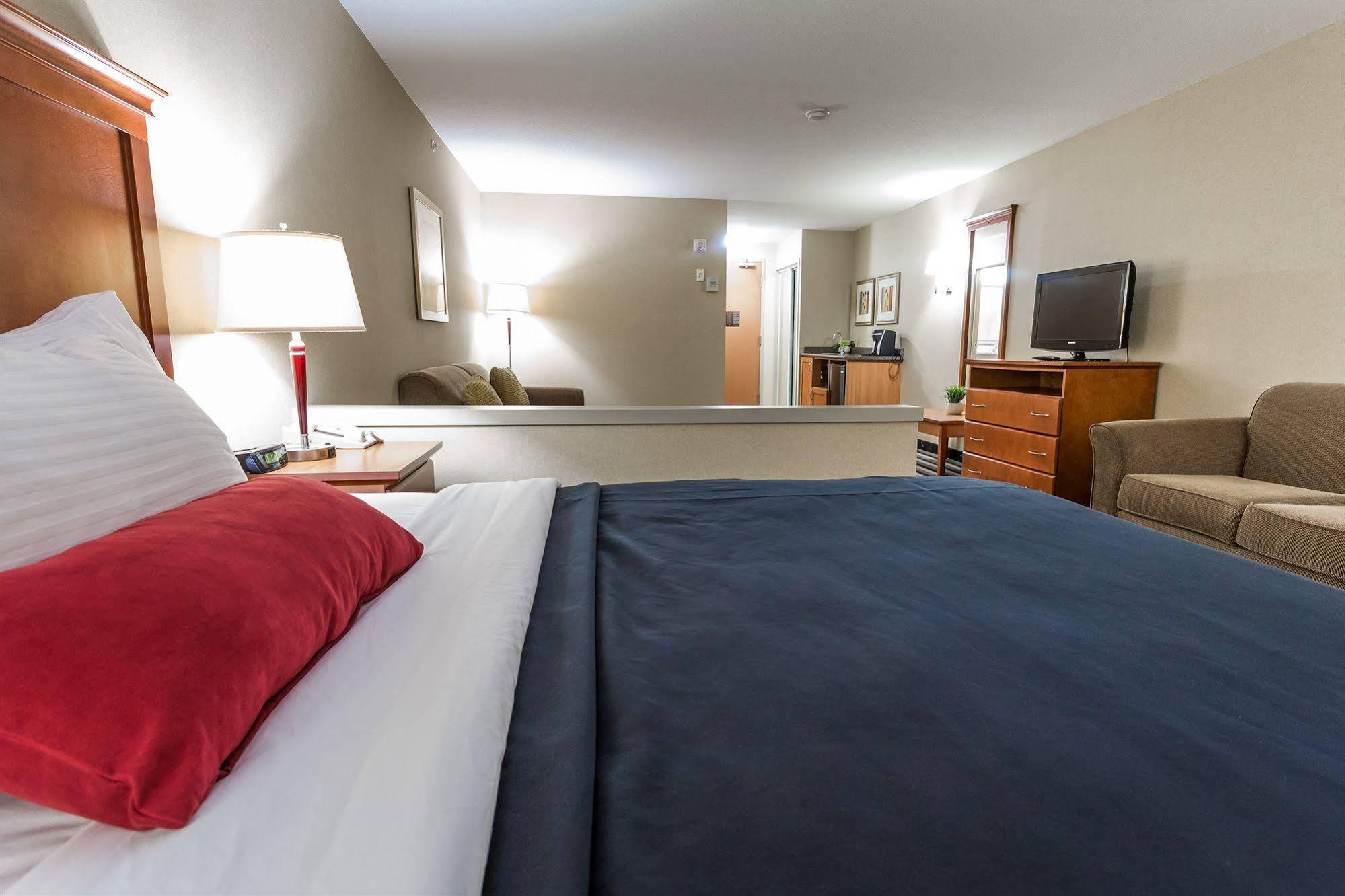 Days Inn & Suites By Wyndham Edmonton Airport Leduc Kültér fotó