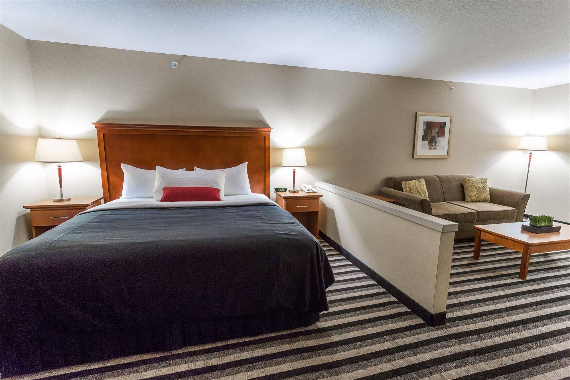 Days Inn & Suites By Wyndham Edmonton Airport Leduc Kültér fotó