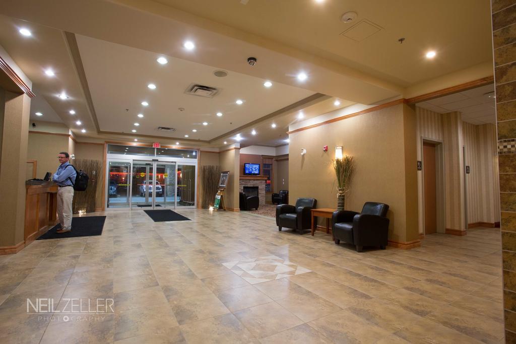 Days Inn & Suites By Wyndham Edmonton Airport Leduc Kültér fotó