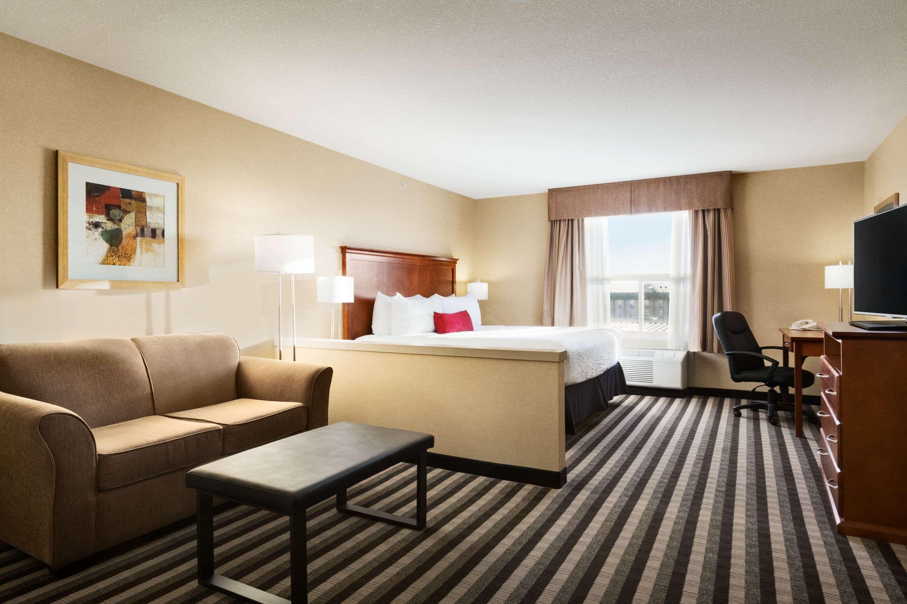 Days Inn & Suites By Wyndham Edmonton Airport Leduc Kültér fotó