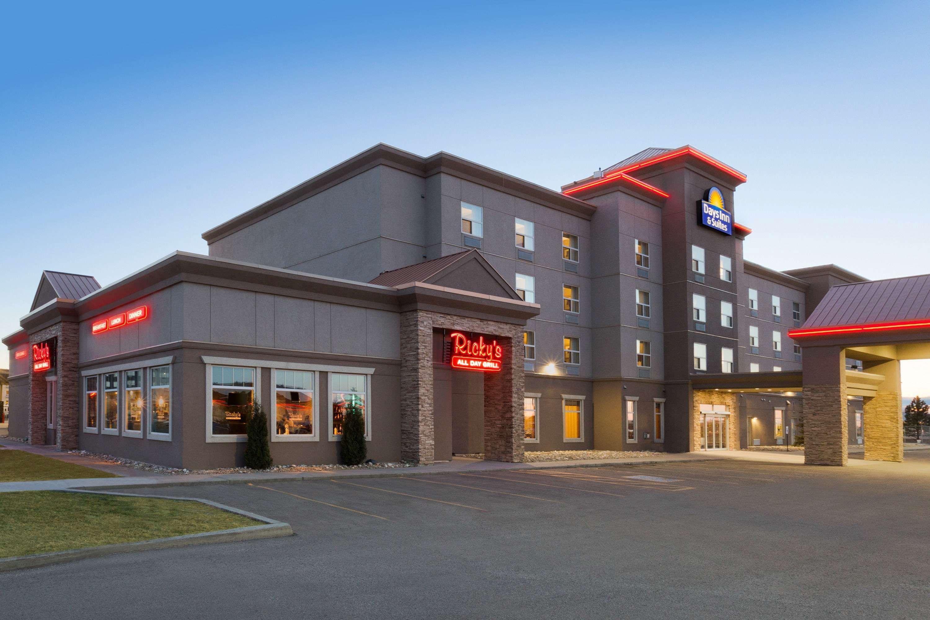 Days Inn & Suites By Wyndham Edmonton Airport Leduc Kültér fotó