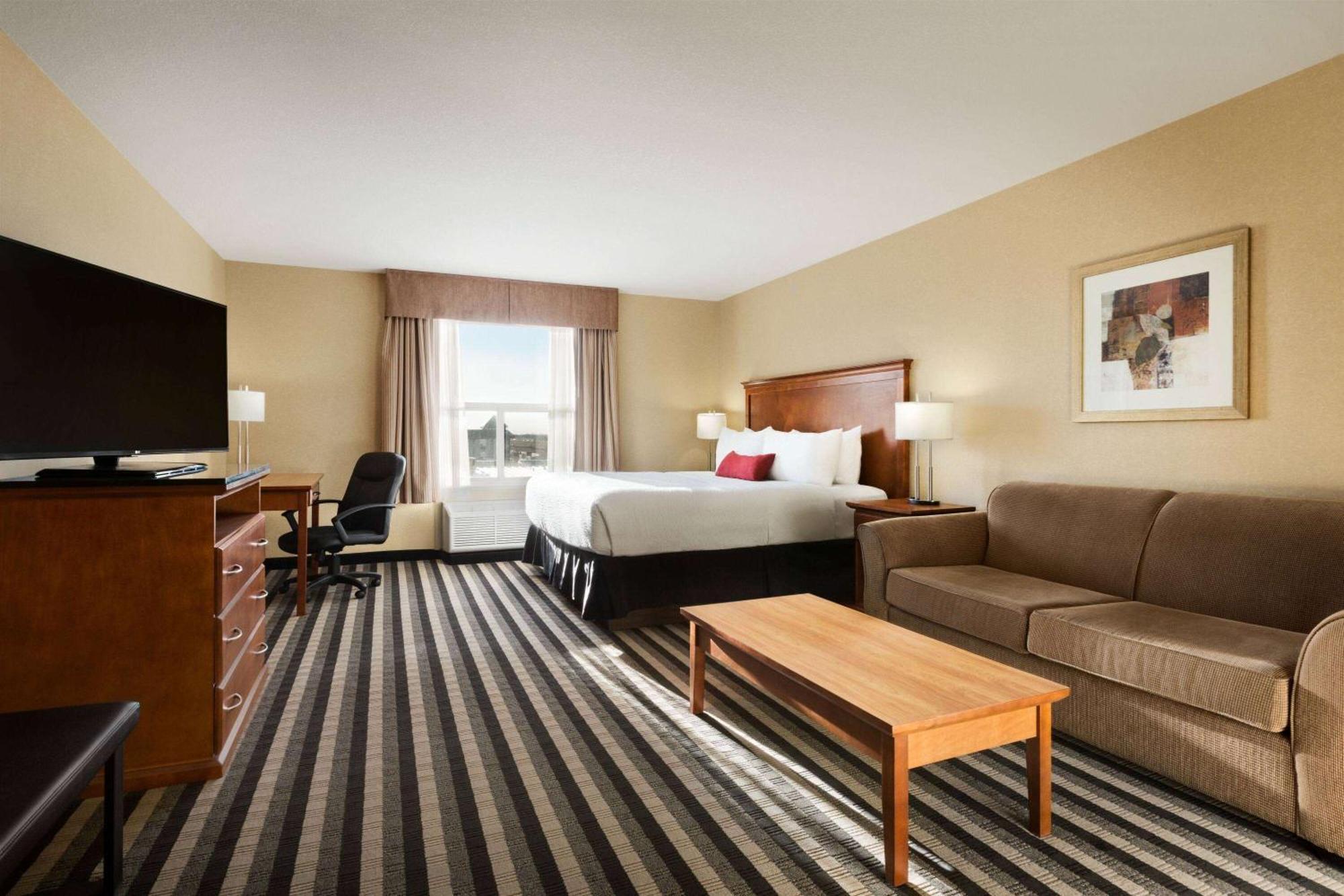 Days Inn & Suites By Wyndham Edmonton Airport Leduc Kültér fotó