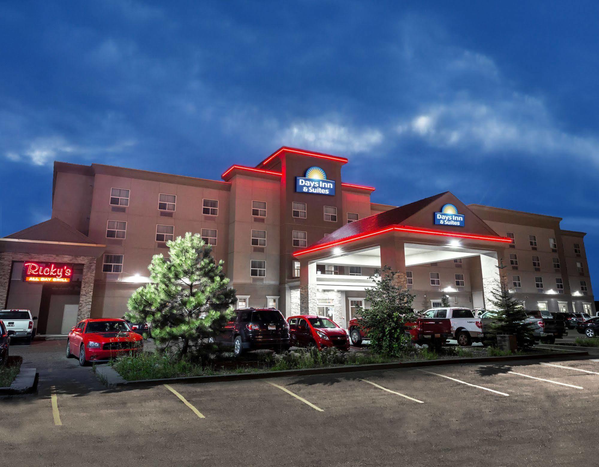 Days Inn & Suites By Wyndham Edmonton Airport Leduc Kültér fotó