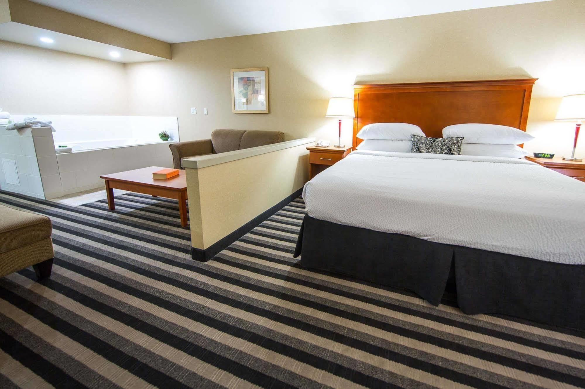 Days Inn & Suites By Wyndham Edmonton Airport Leduc Kültér fotó