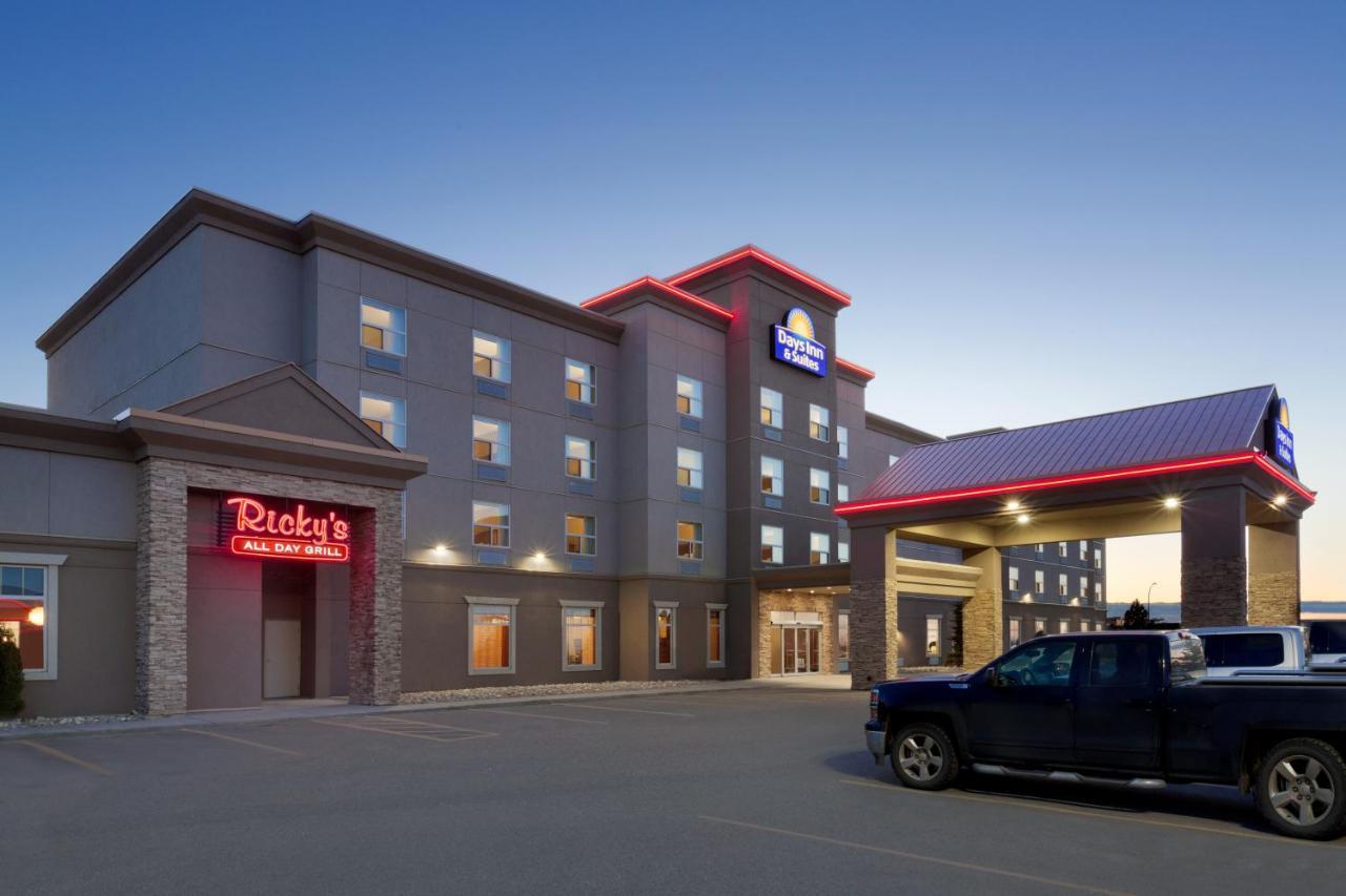 Days Inn & Suites By Wyndham Edmonton Airport Leduc Kültér fotó